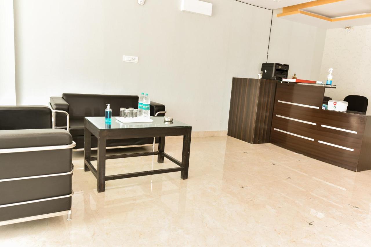 Hotel Luxury Collection Гургаон Экстерьер фото