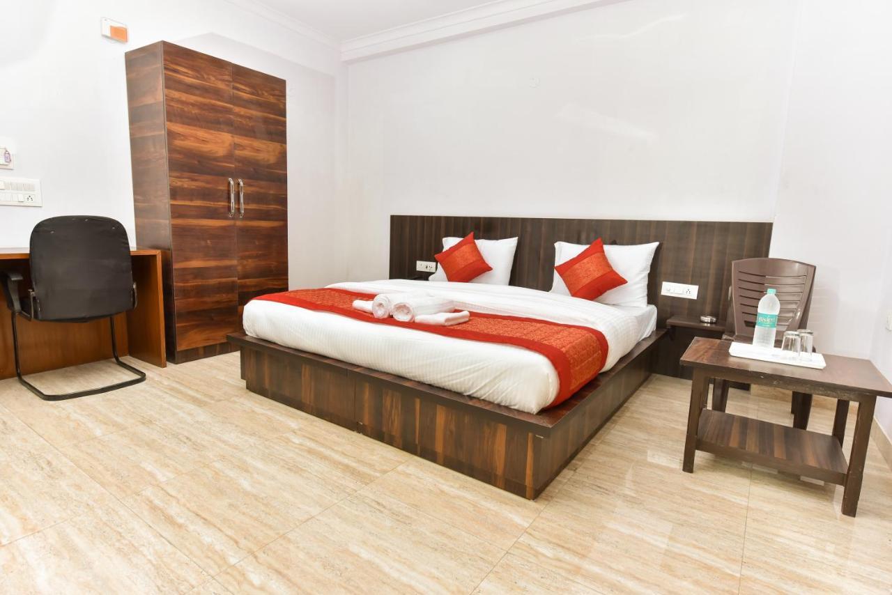 Hotel Luxury Collection Гургаон Экстерьер фото