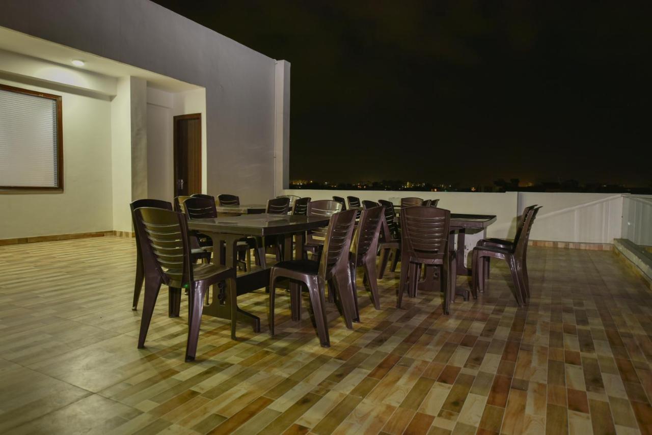 Hotel Luxury Collection Гургаон Экстерьер фото